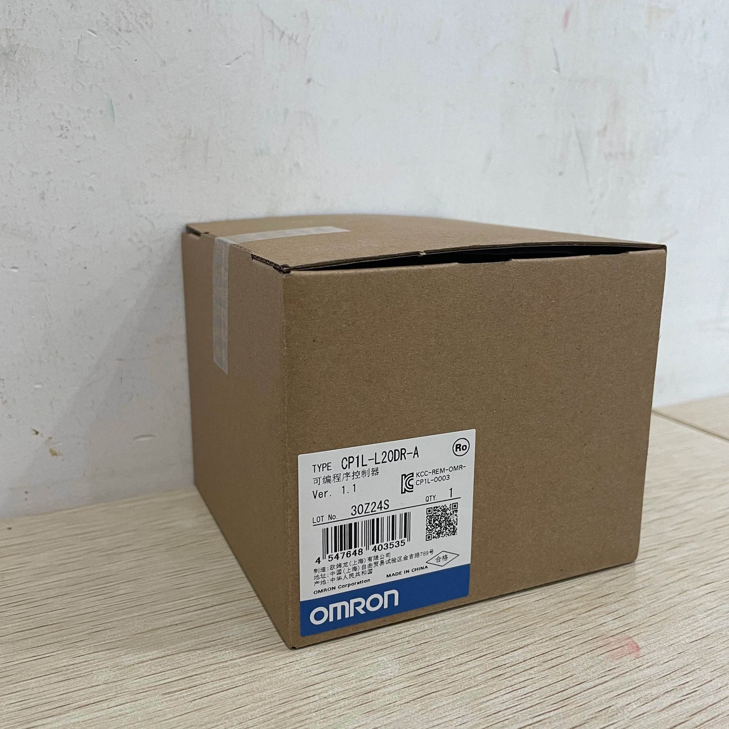 Compact PLC CP1L-L20DR-A with 20 I/O, Relay Output, and Built-in RS-232 Port - chengruiyuan