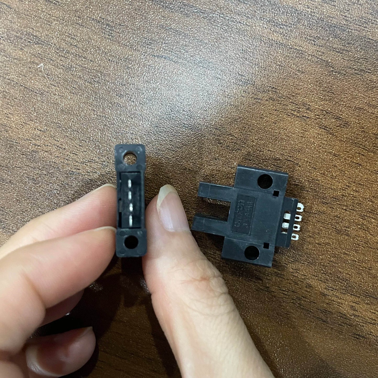 Compact Slot Sensor EE-SX670 with 5mm Detection Gap and Phototransistor Output - chengruiyuan