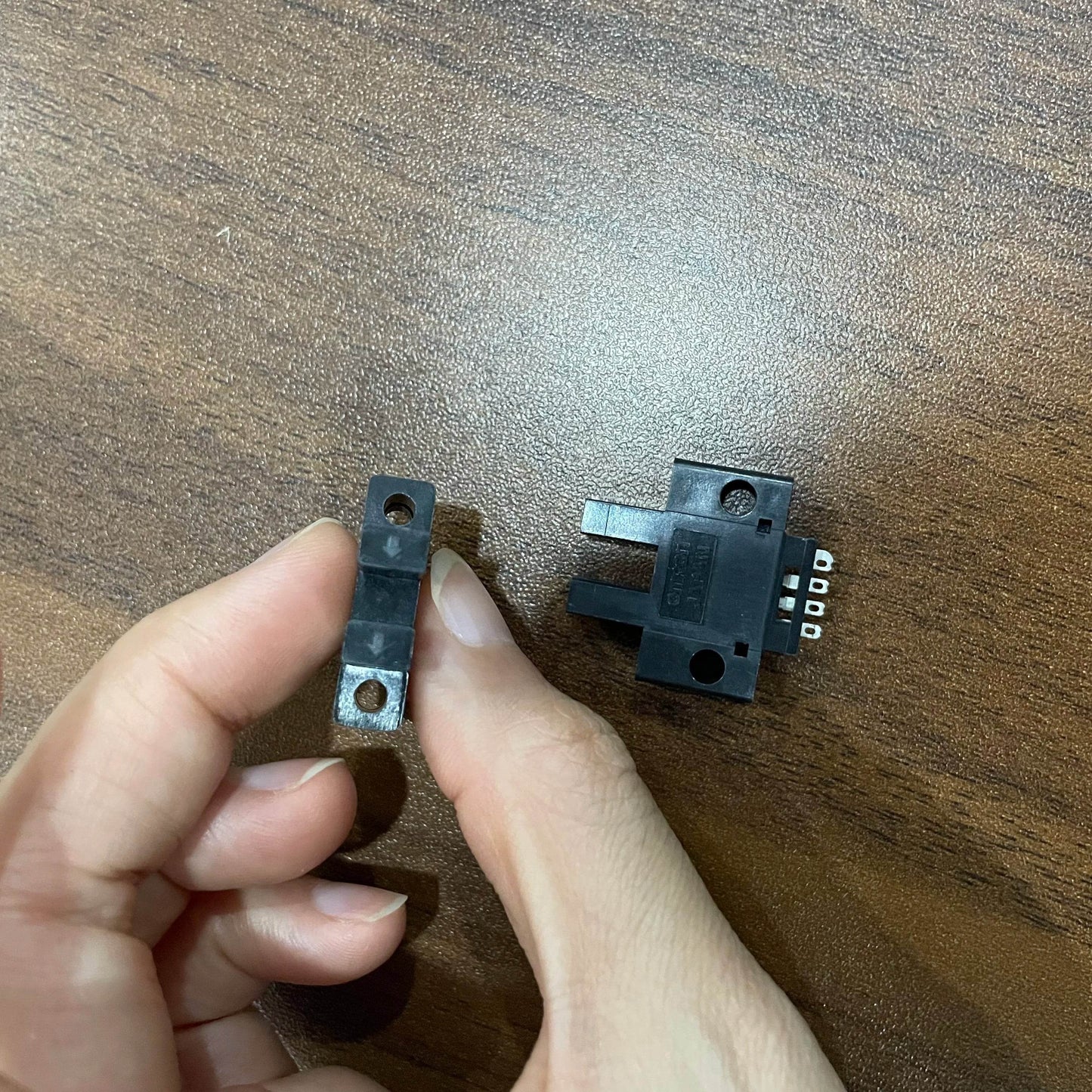 Compact Slot Sensor EE-SX670 with 5mm Detection Gap and Phototransistor Output - chengruiyuan