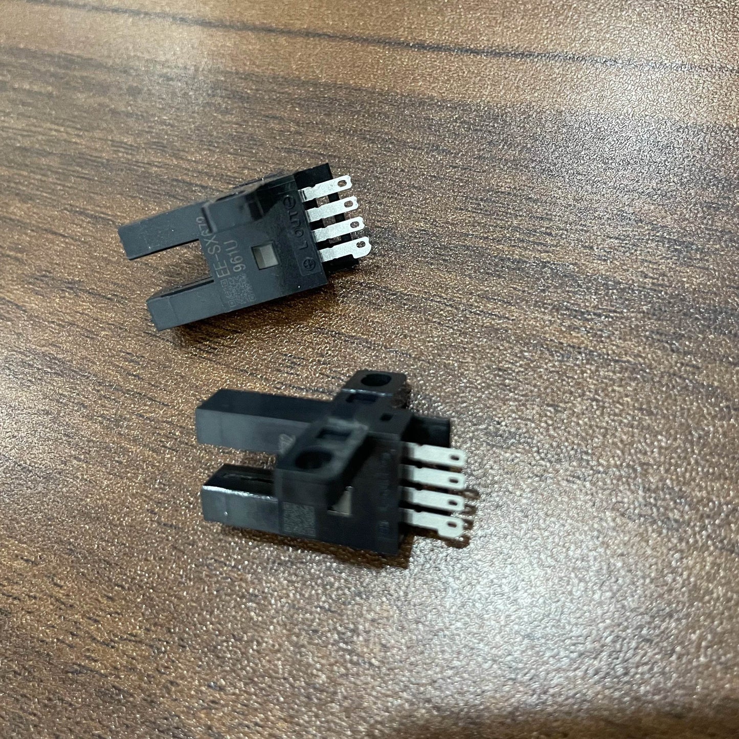 Compact Slot Sensor EE-SX672 with 5mm Detection Gap and Phototransistor Output - chengruiyuan