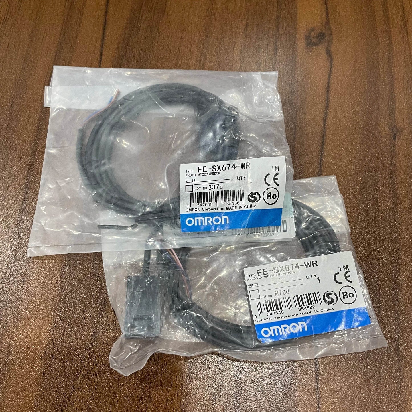 Compact Slot-Type Photomicrosensor EE-SX674-WR with 5mm Sensing Gap and Wire Lead Connector - chengruiyuan