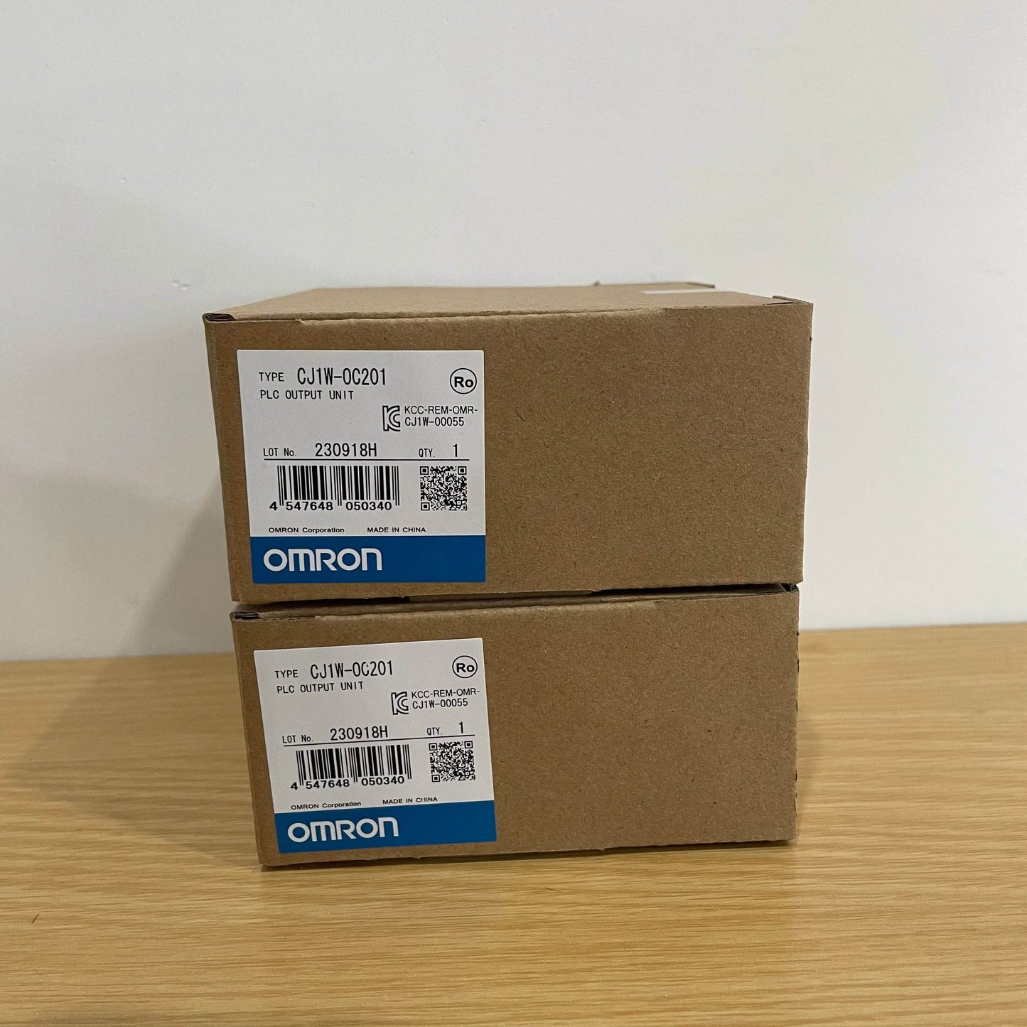 CJ1W-OC201 16-Point Relay Output Unit for PLC Systems - chengruiyuan