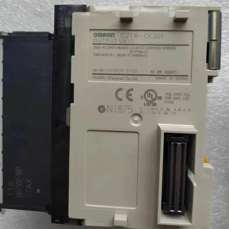 CJ1W-OC201 16-Point Relay Output Unit for PLC Systems - chengruiyuan