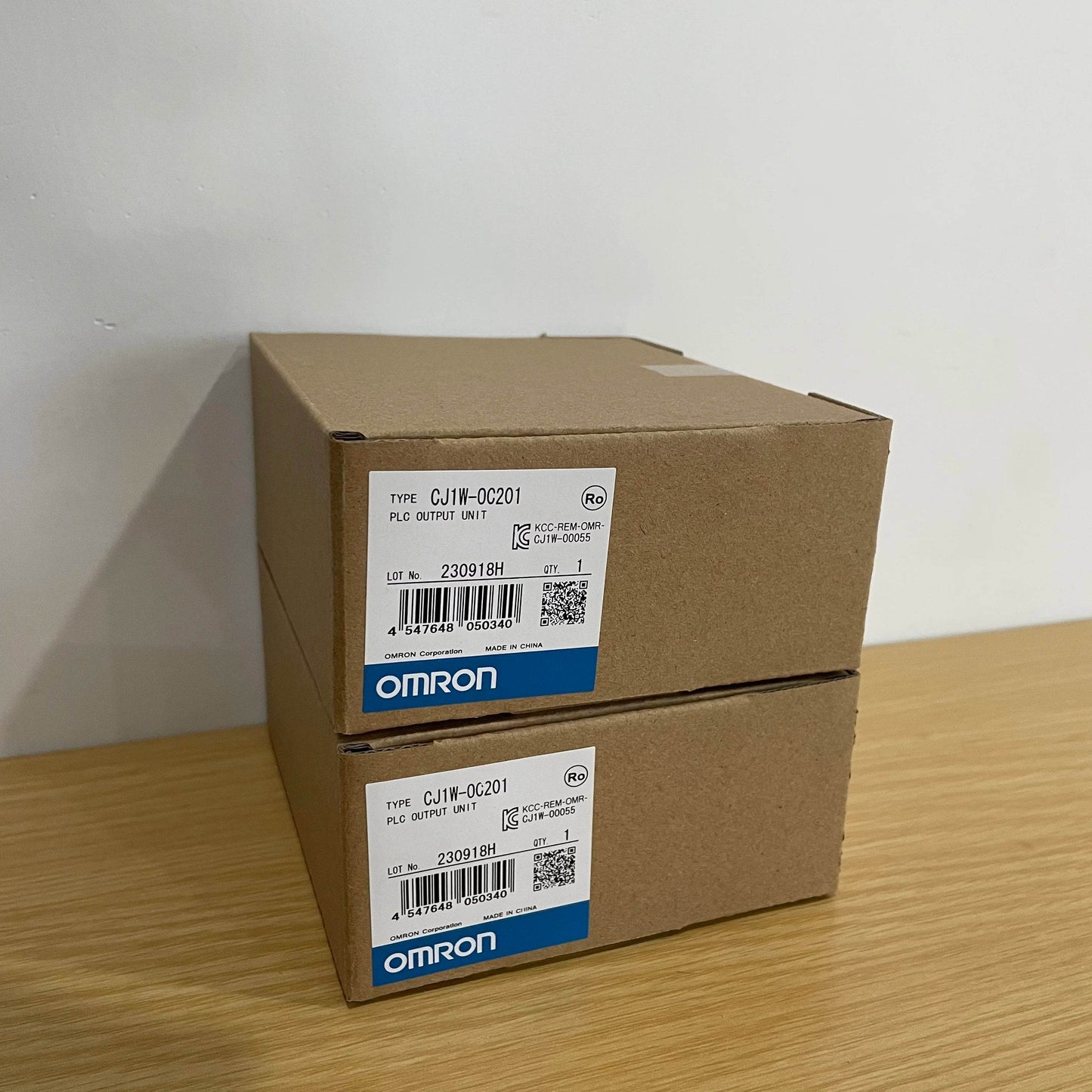CJ1W-OC201 16-Point Relay Output Unit for PLC Systems - chengruiyuan