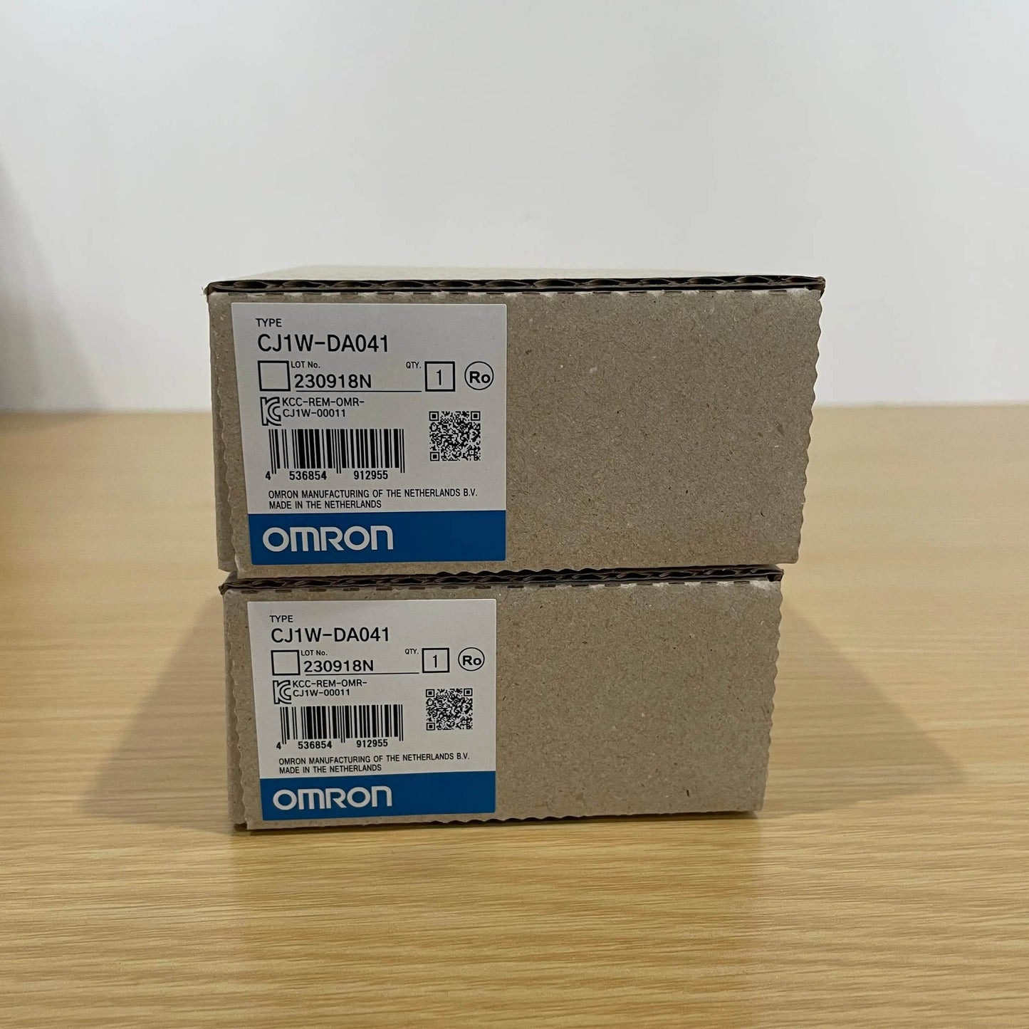 CJ1W-DA041 4-Channel Analog Output Module for PLC Systems - chengruiyuan