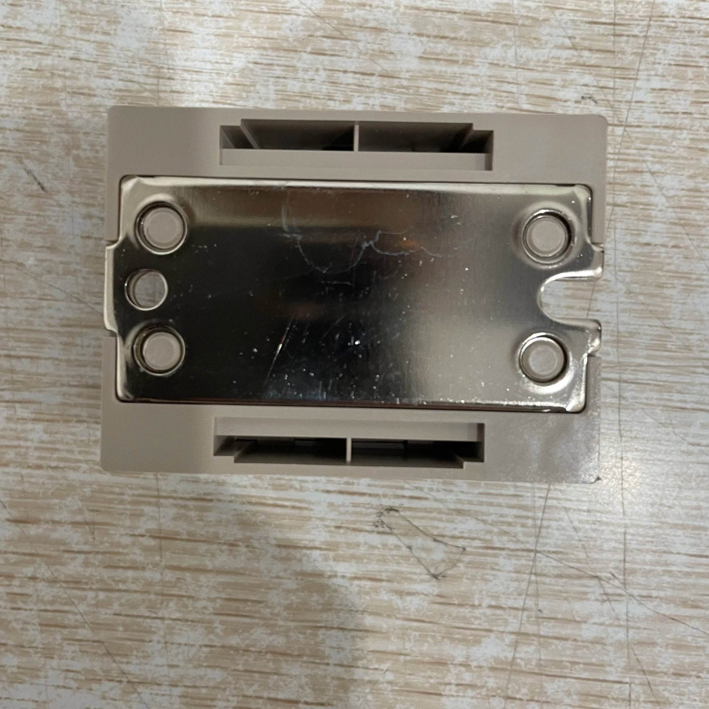 20A 240VAC Solid State Relay with Built-in Heatsink - G3NA-D210B-UTU - chengruiyuan