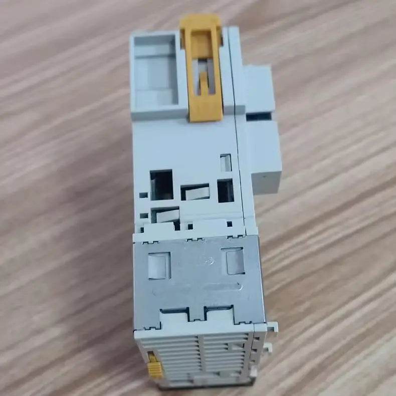 CJ1W-DRM21 DeviceNet Slave Unit with 64 I/O Points for PLC Connectivity - chengruiyuan