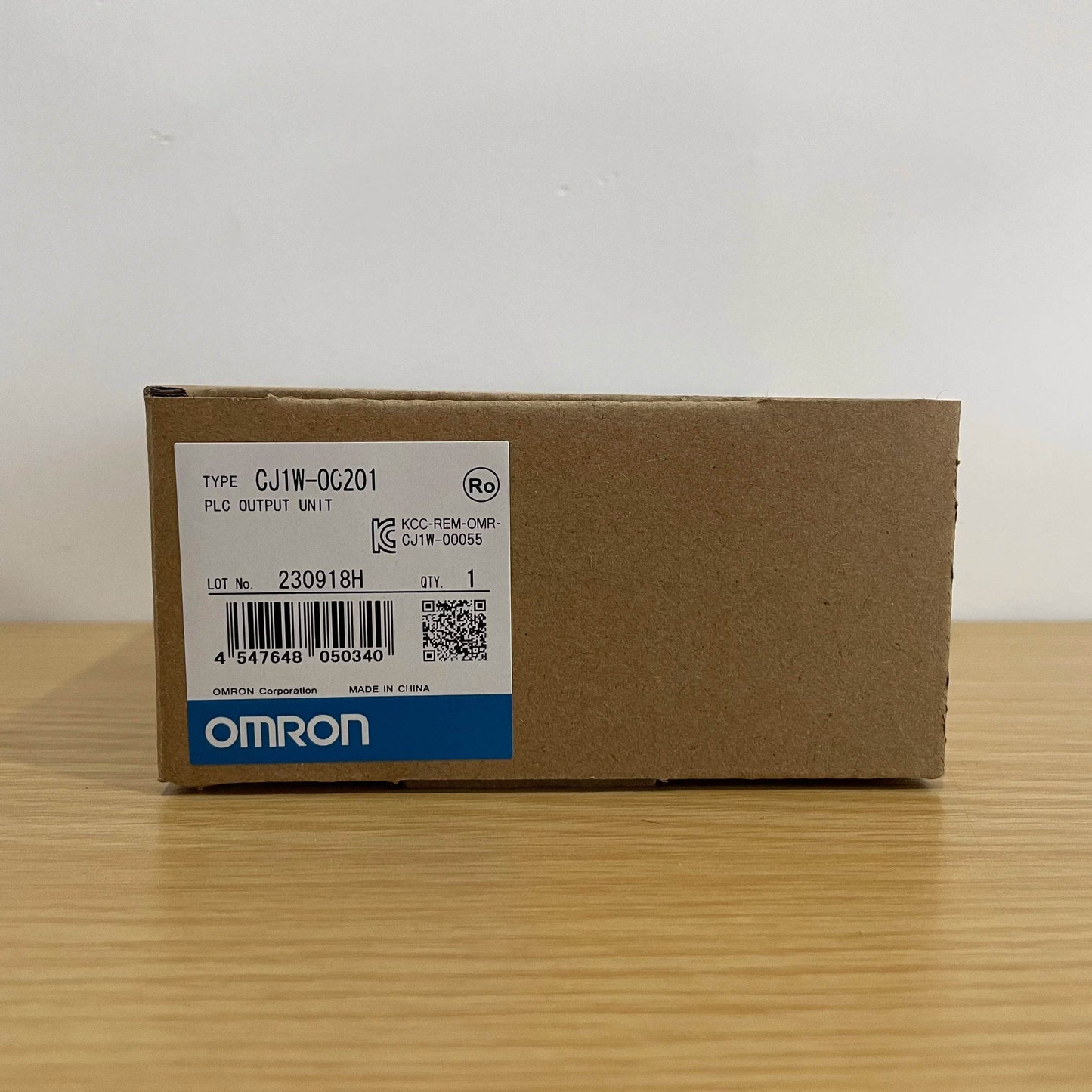 CJ1W-OC201 16-Point Relay Output Unit for PLC Systems - chengruiyuan