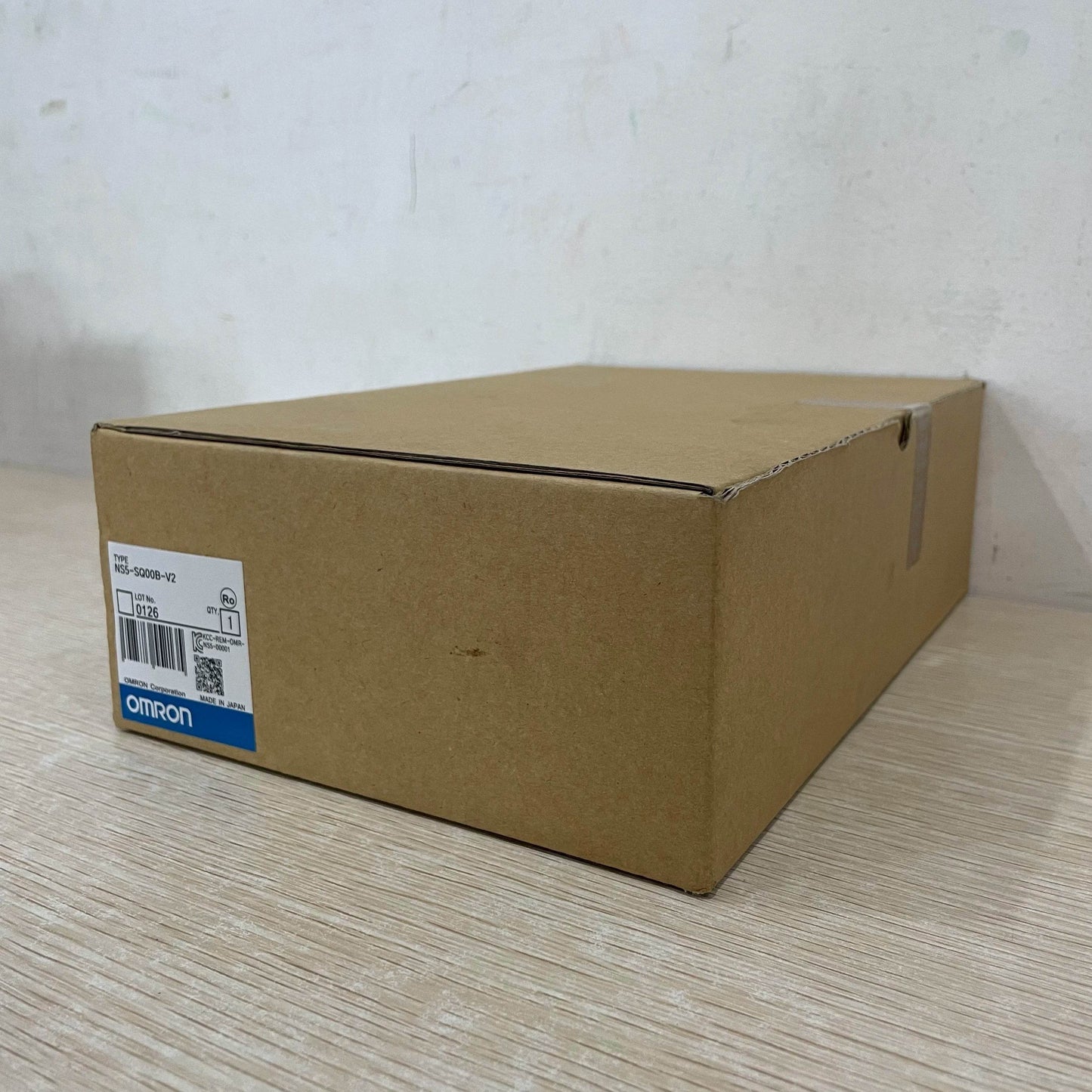 Compact 5-inch Programmable HMI Touch Panel with High Brightness LCD - NS5-SQ00B-V2 - chengruiyuan