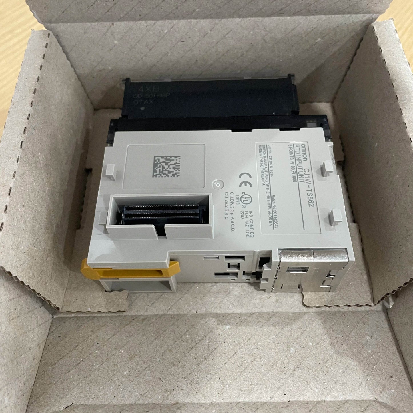 CJ1W-TS562 16-Point High-Density Temperature Input Unit for PLCs - chengruiyuan