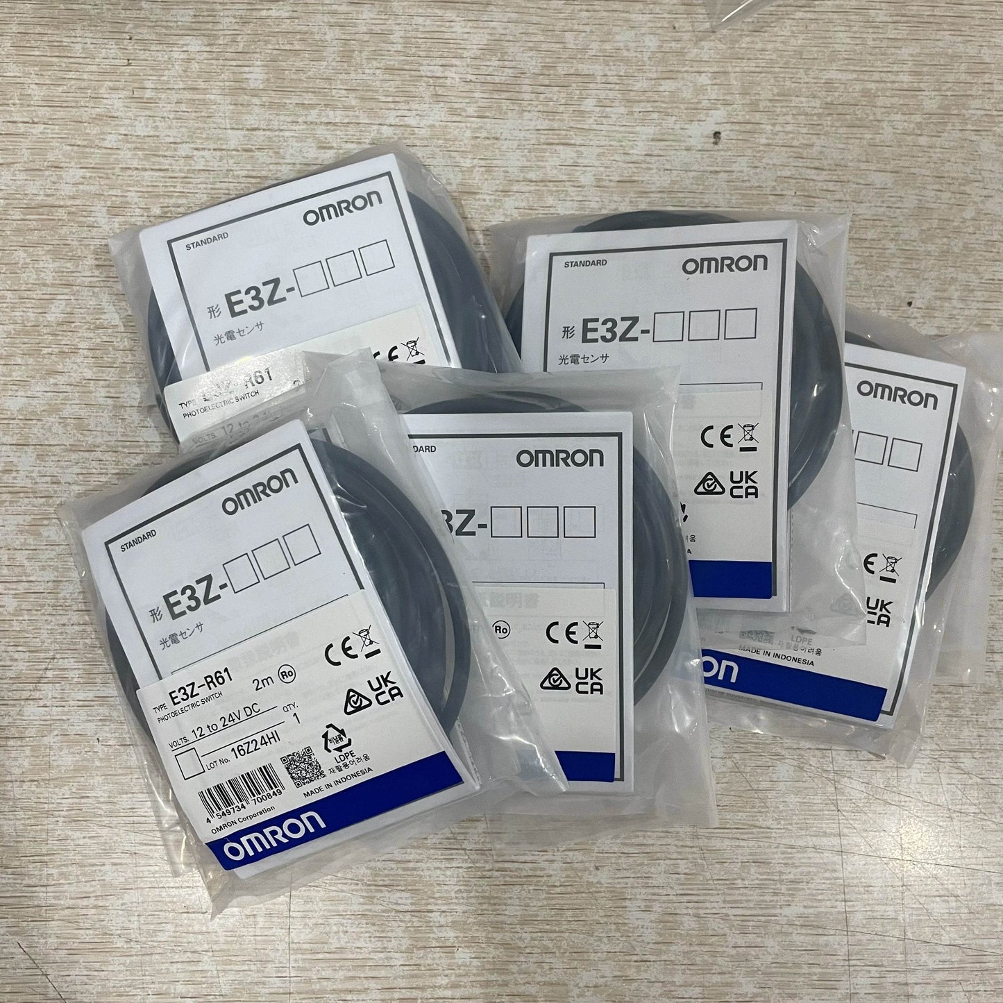 Compact E3Z-R61 2M Photoelectric Sensor with 2m Cable for Precise Detection - chengruiyuan
