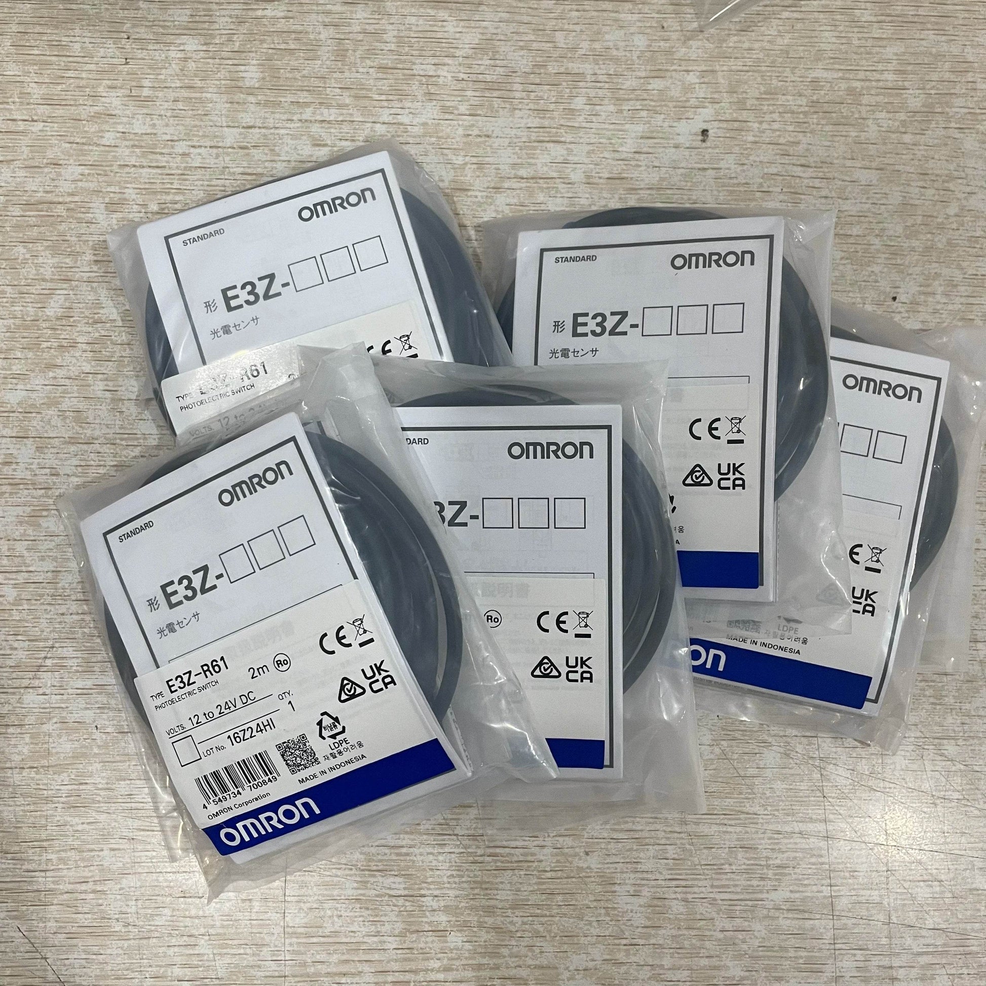 Compact E3Z-R61 2M Photoelectric Sensor with 2m Cable for Precise Detection - chengruiyuan