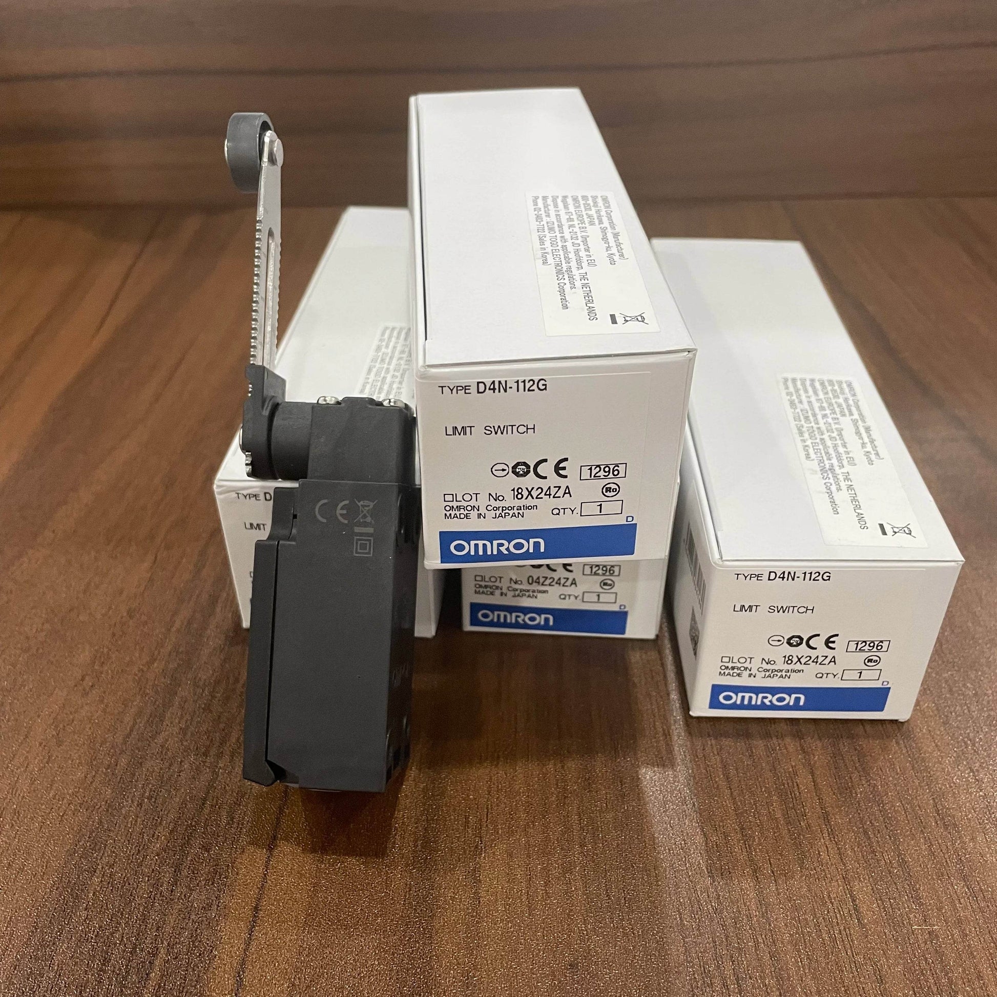 Compact D4N-112G Safety Limit Switch with Gold-Plated Contacts for Reliable Performance - chengruiyuan
