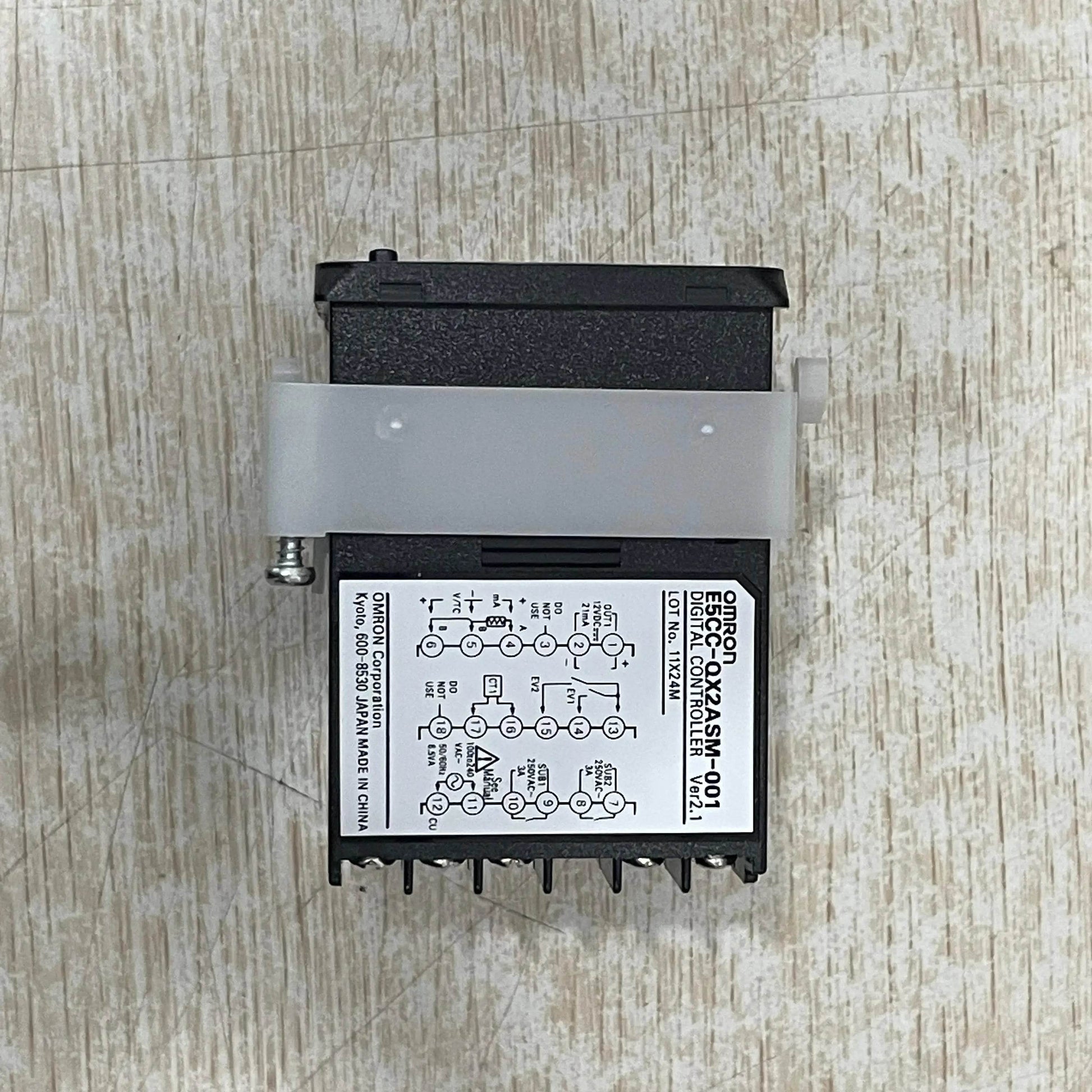 E5CC-QX2ASM-001 Digital Temperature Controller with SSR Output and 1/16 DIN Size - chengruiyuan
