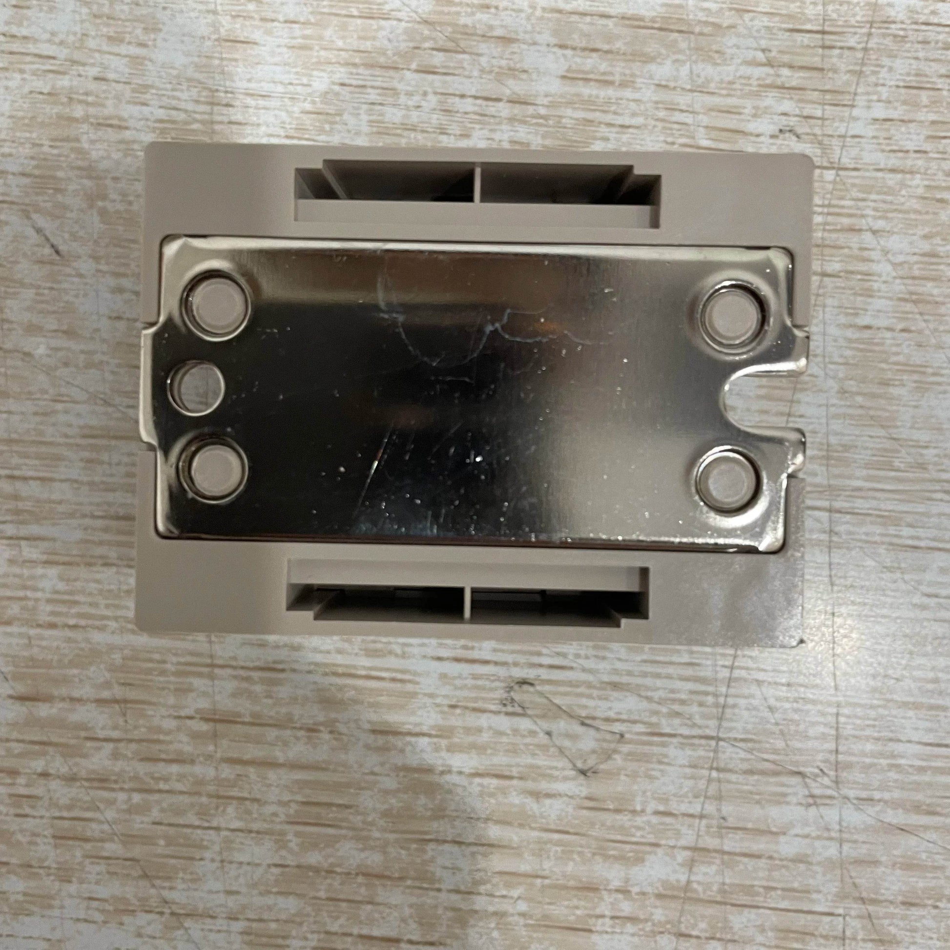 20A 240VAC Solid State Relay with Built-in Heatsink - G3NA-D210B-UTU - chengruiyuan