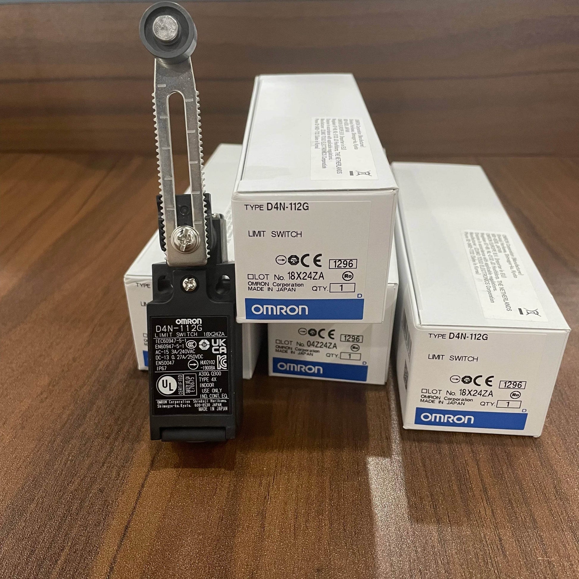 Compact D4N-112G Safety Limit Switch with Gold-Plated Contacts for Reliable Performance - chengruiyuan